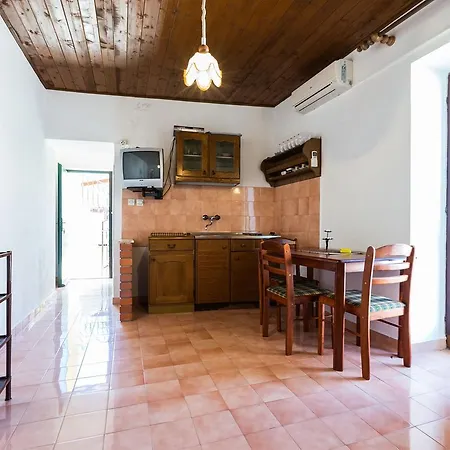 Jelicic Near Sea 3*