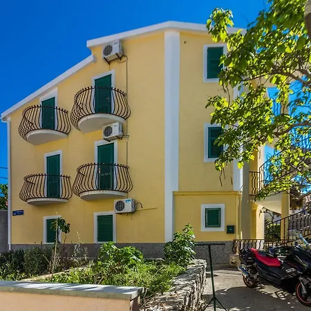 Jelicic Near Sea بيت ضيافة تشوكييتزا