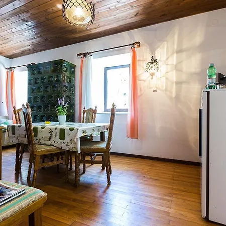 بيت ضيافة Jelicic Near Sea 3*