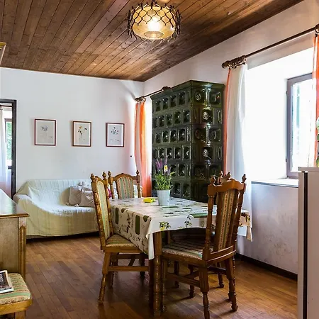 بيت ضيافة Jelicic Near Sea 3*