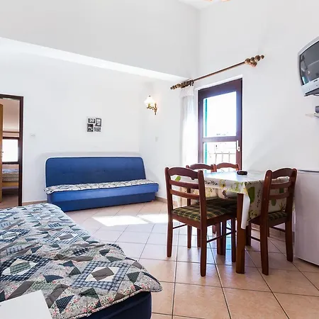 Jelicic Near Sea بيت ضيافة تشوكييتزا