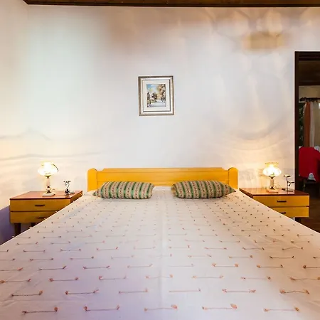 Guest house Jelicic Near Sea Kukljica