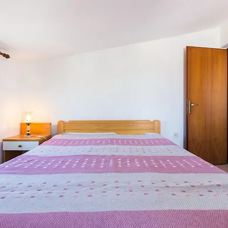 Jelicic Near Sea Guest house 3*