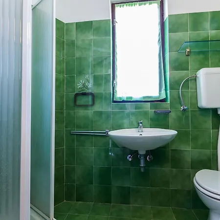 Guest house Jelicic Near Sea 3*